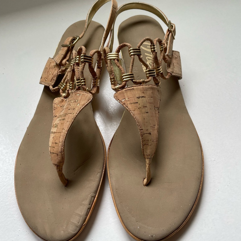 Onex womens sandals size 10 (fits like 9-9.5)